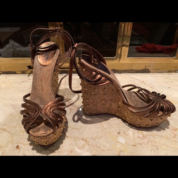 Gucci studded wedge - Picture 2 of 2
